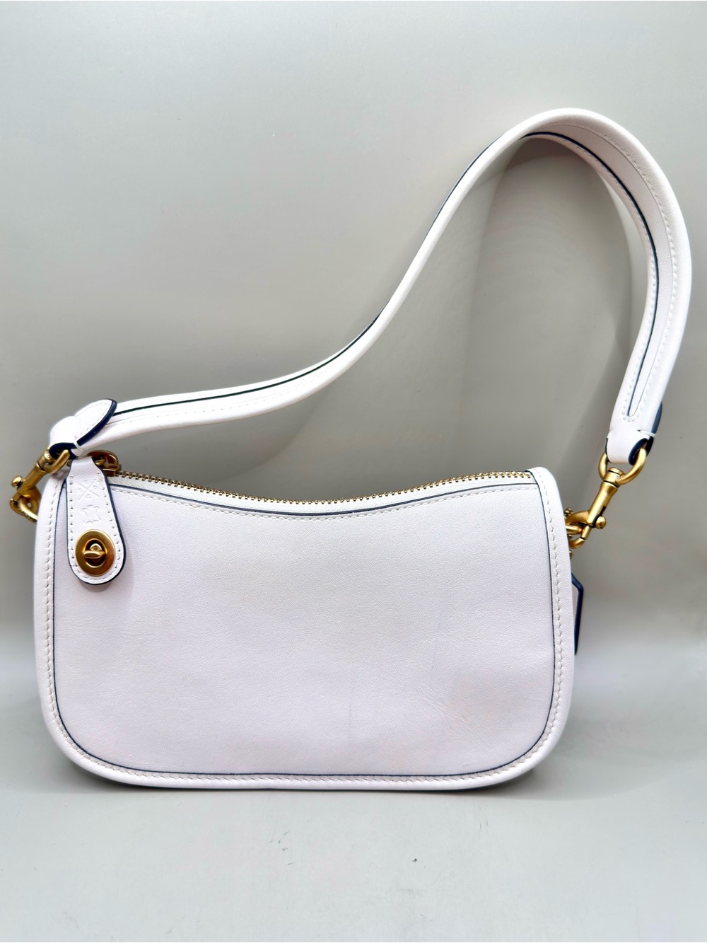 Coach Swinger 20 C2643 Chalk Glovetanned Leather Shoulder Bag Brass